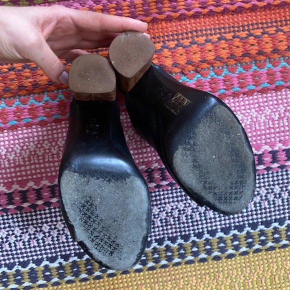 Tory Burch Raya Black Leather Mule - Picture 6 of 6